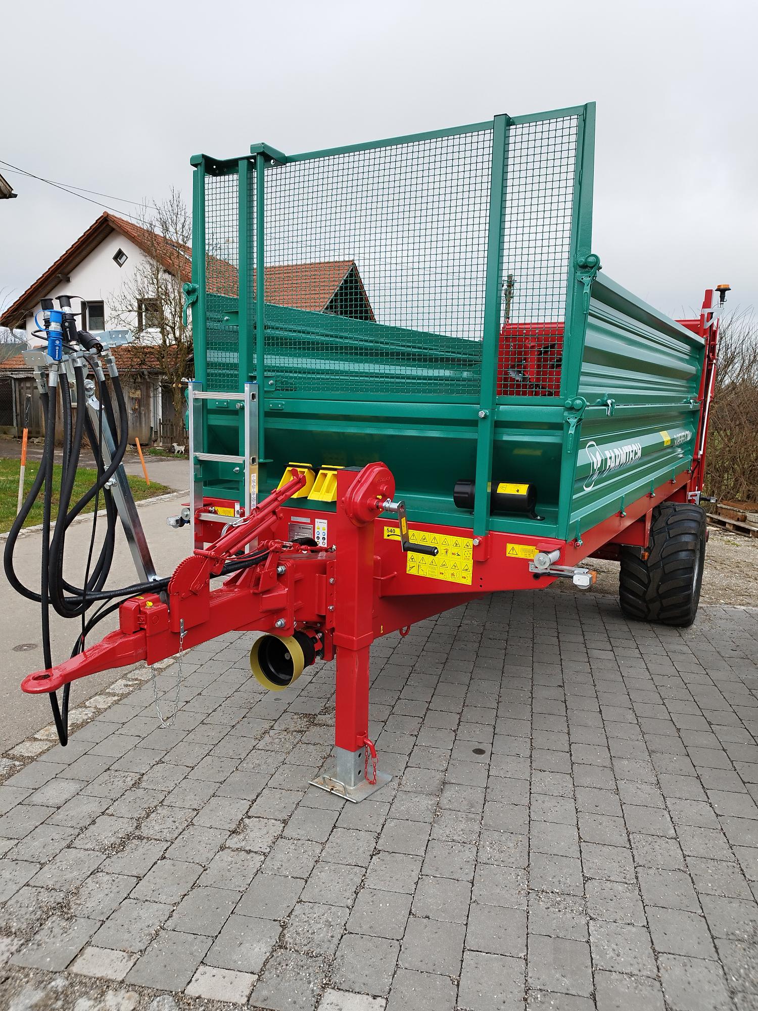 Stalldungstreuer Superfex 700 FARMTECH Stalldungstreuer Superfex 700 FARMTECH