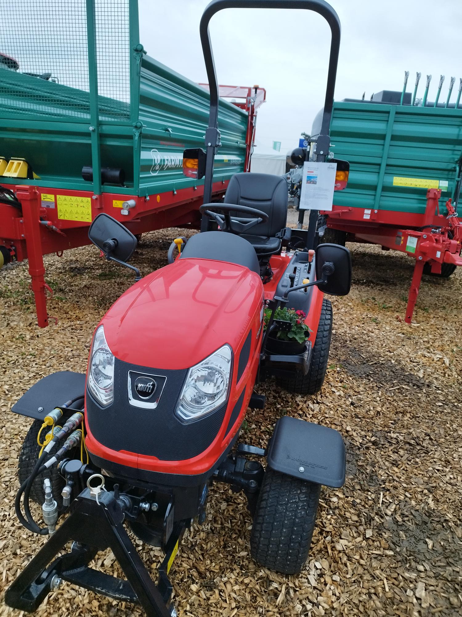 Kioti CS2510H-EU Kleintraktor Kioti CS2510H-EU Kleintraktor
