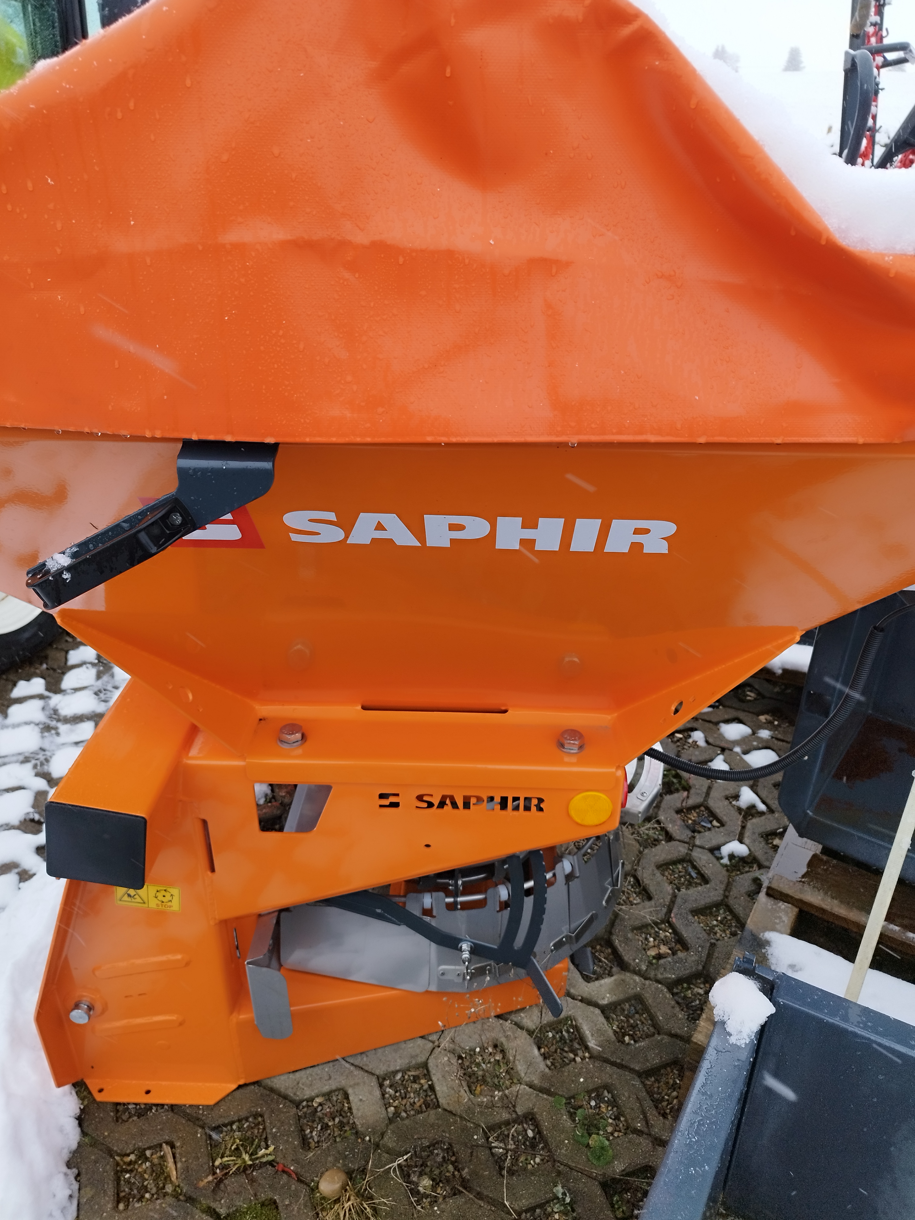 Winterdienststreuer WDS 751 Saphir