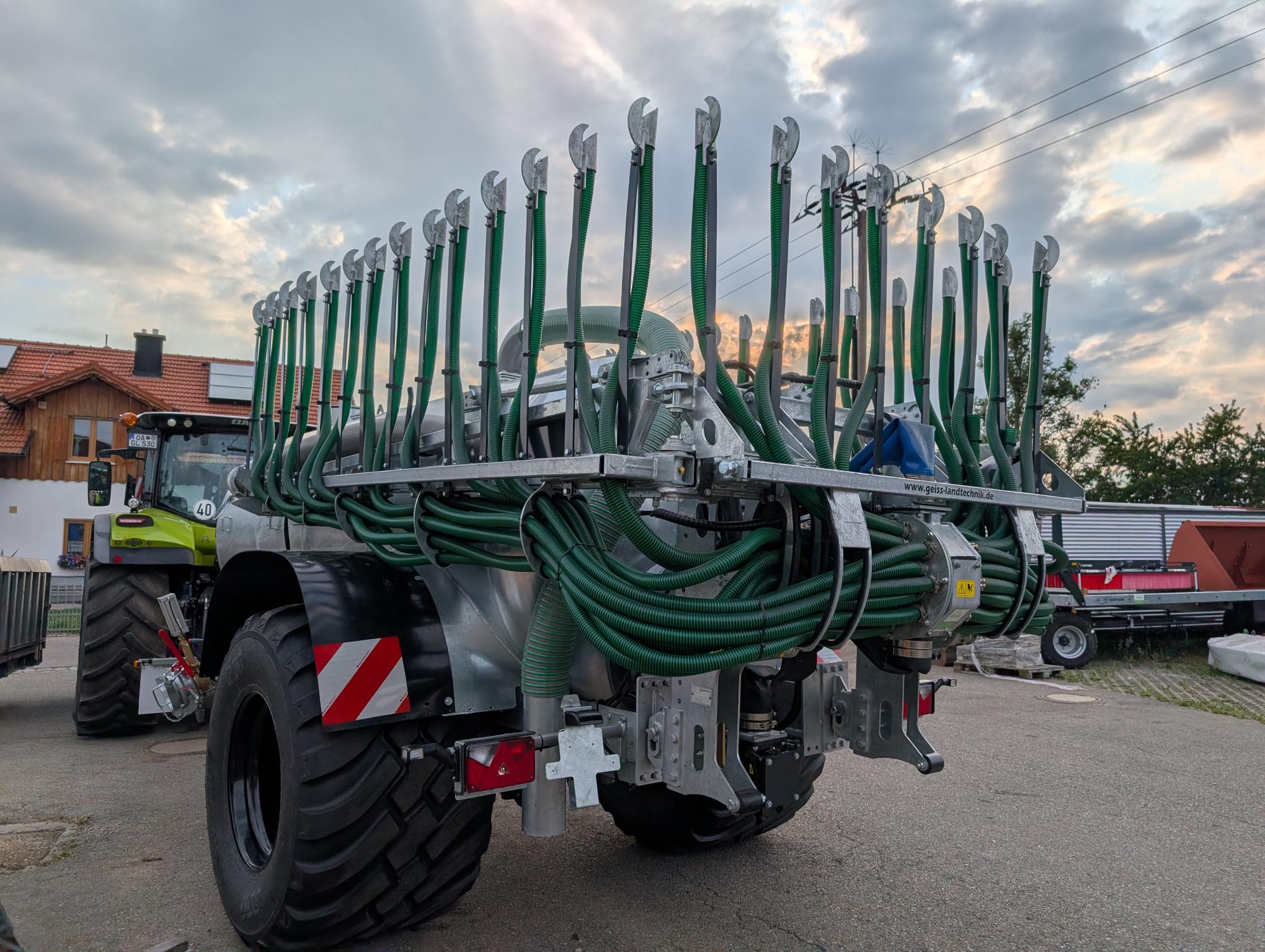 Güllefass Supercis 800 mit Schleppschuhsystem 9 m