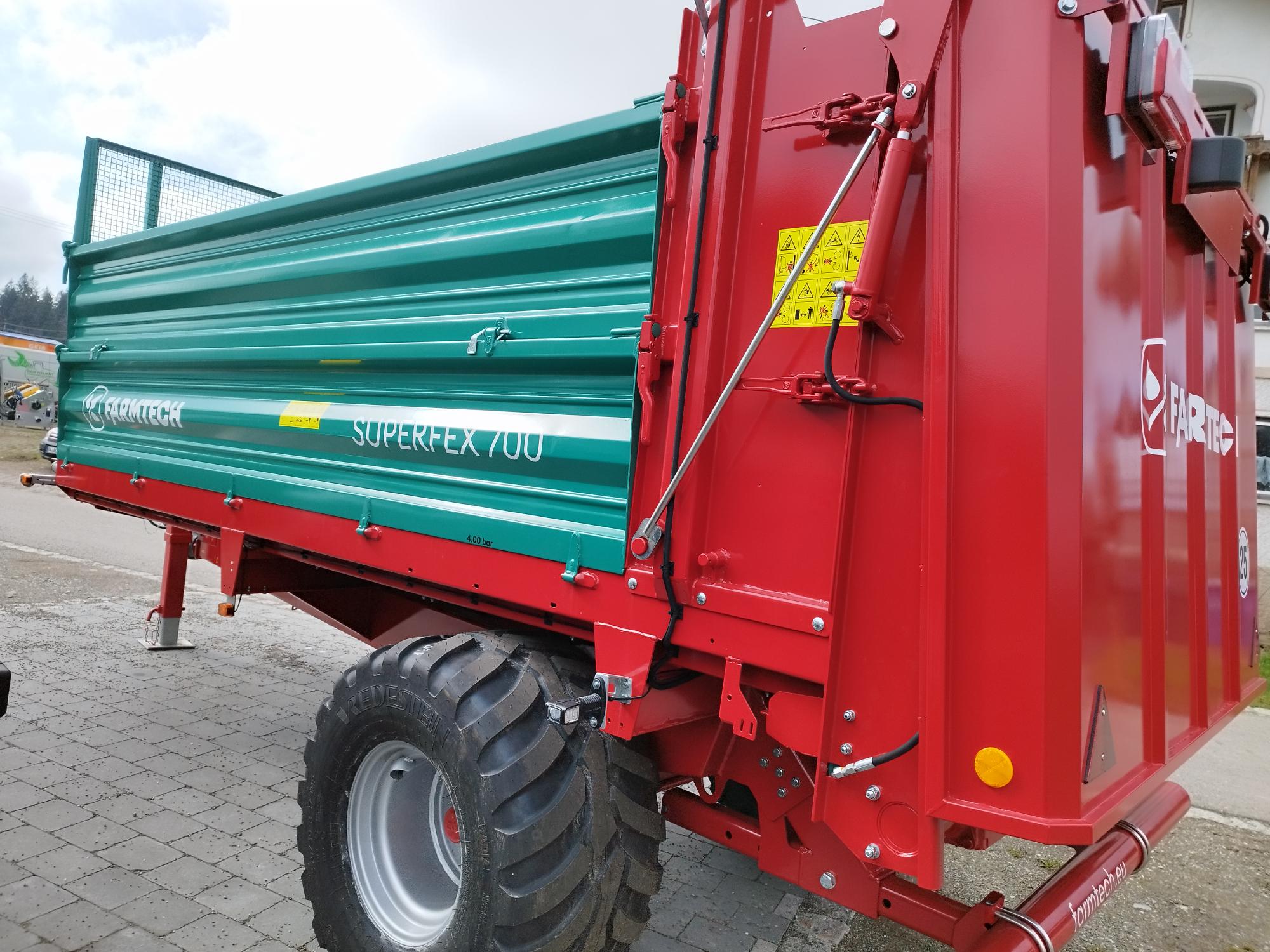 Stalldungstreuer Superfex 700 FARMTECH Stalldungstreuer Superfex 700 FARMTECH