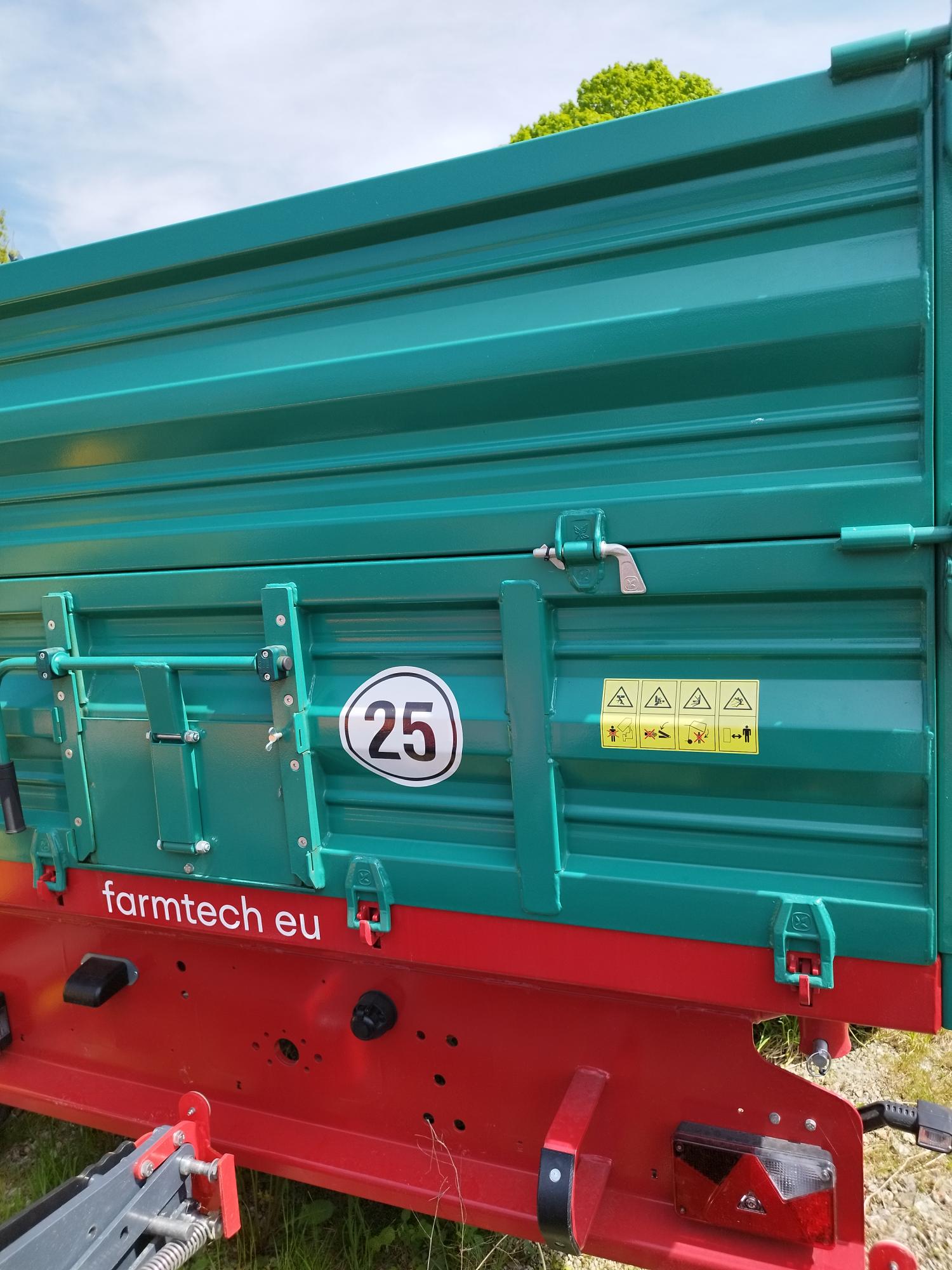 Einachs-Dreiseitenkipper EDK800