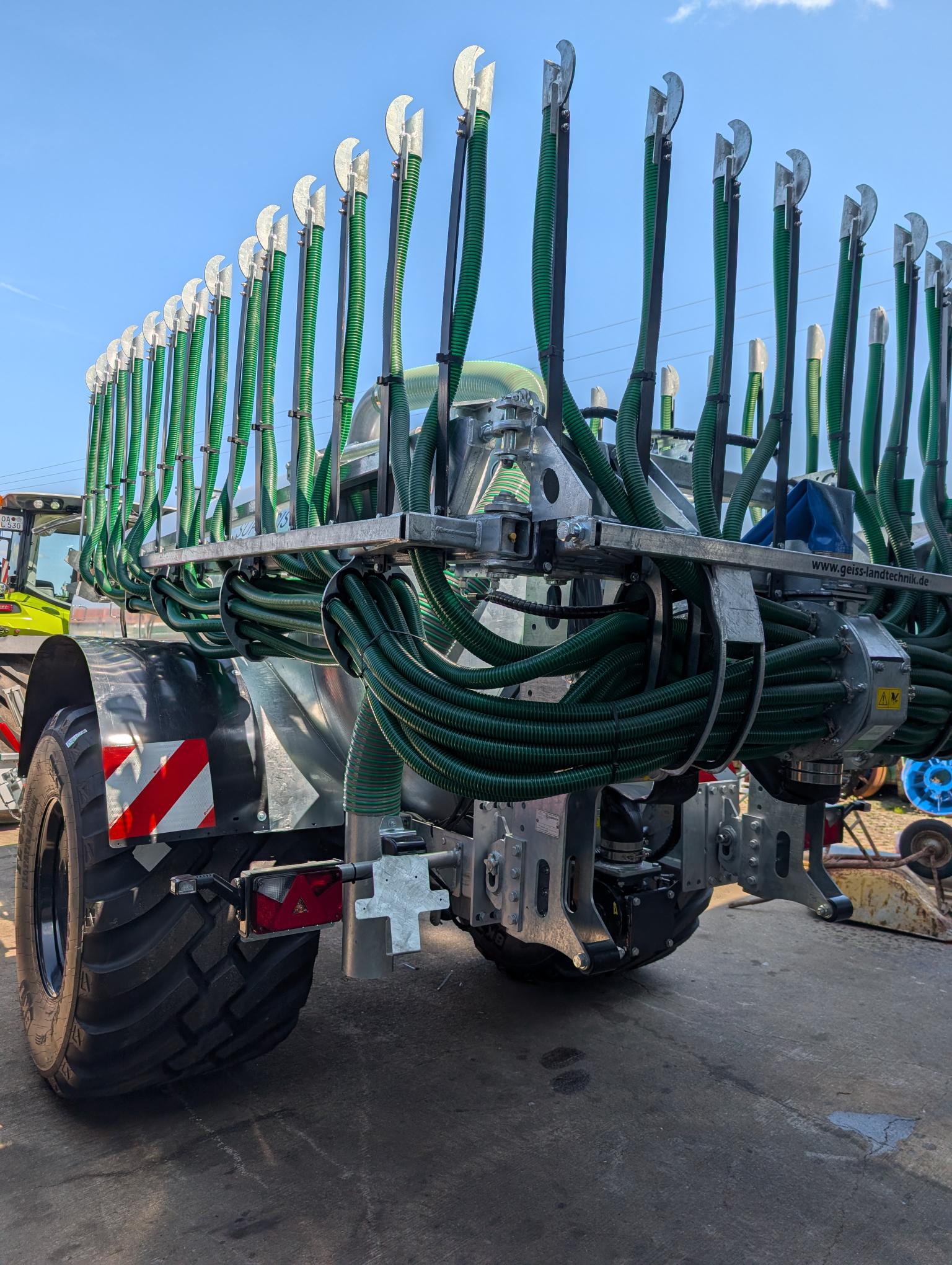 Güllefass Supercis 800 mit Schleppschuhsystem 9 m