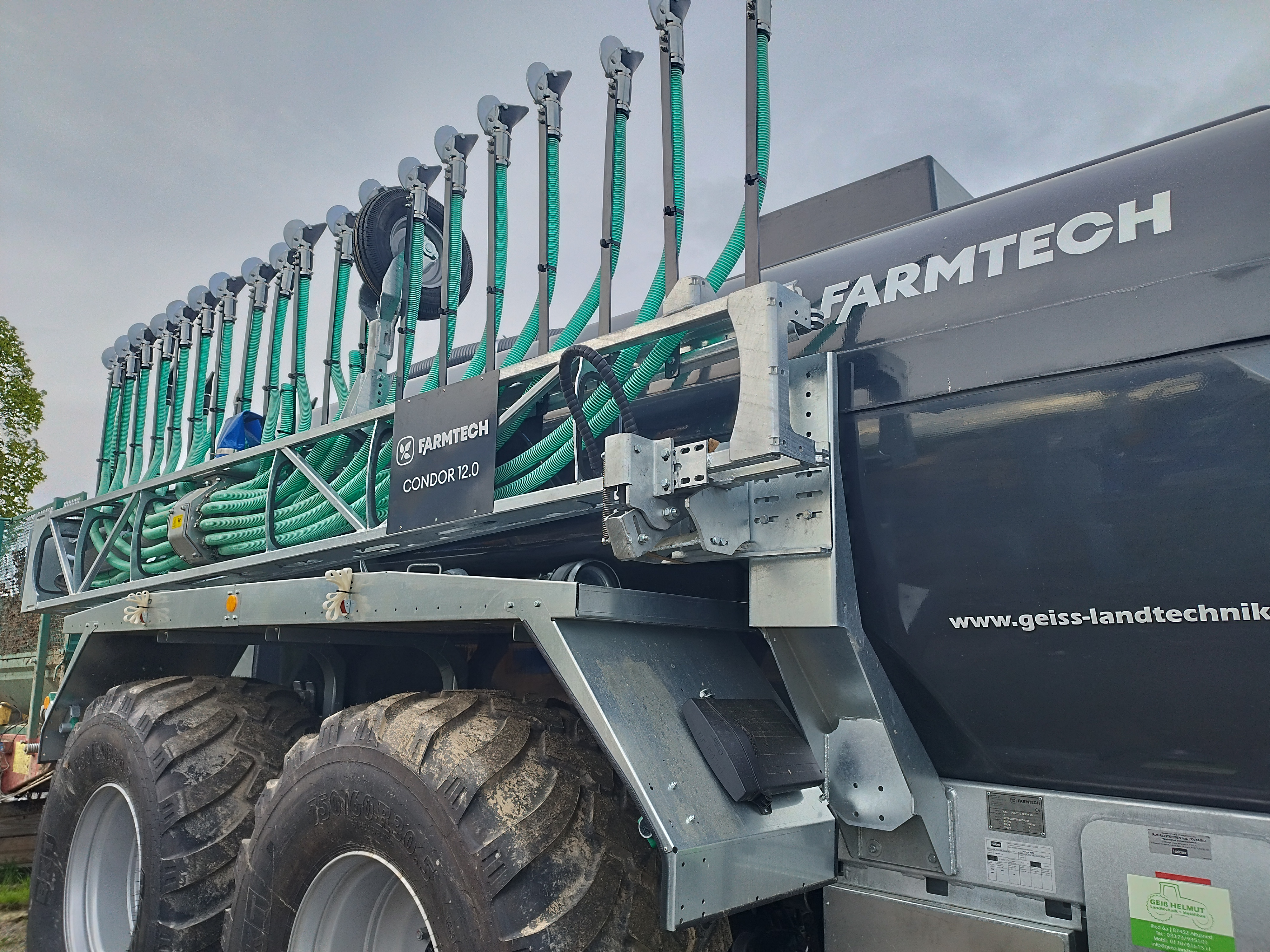 Güllefass Polycis 1250 Farmtech mit Schleppschuhsystem 12m Güllefass Polycis 1250 Farmtech mit Schleppschuhsystem 12m