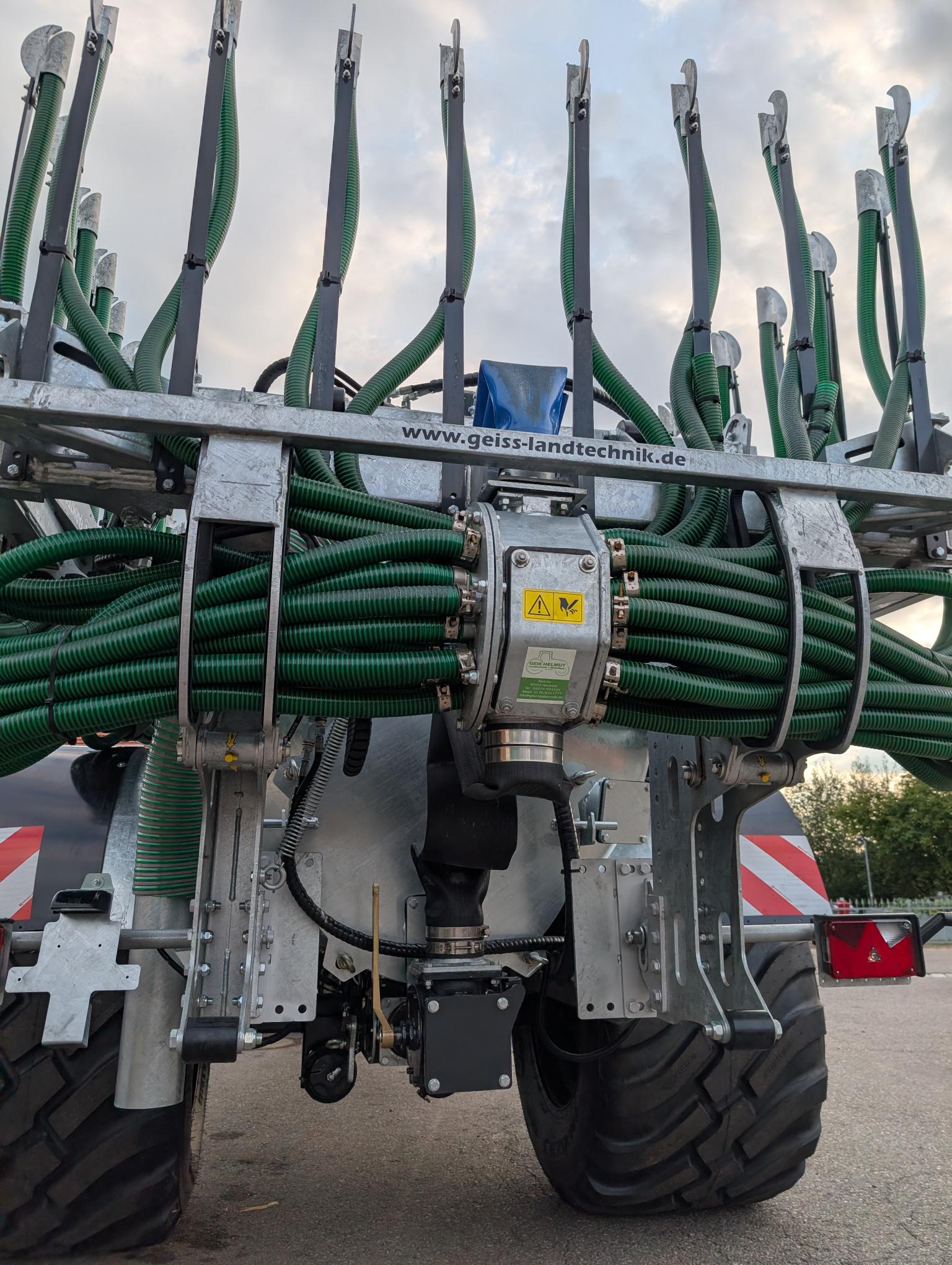 Güllefass Supercis 800 mit Schleppschuhsystem 9 m